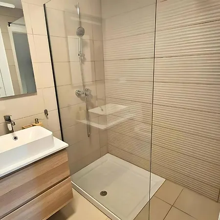 Magnificent Flat With Sea View And Swimming Pool *